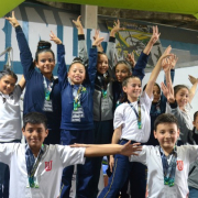 Isabella quiere ser estrella y brilla en la gimnasia de los Juegos Intercolegiados