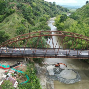 Inauguran el nuevo puente El Alambrado, entre Quindío y Valle, y corren con las obras