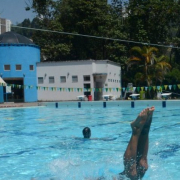 Nadadores se quejan porque la piscina del Bosque Popular el Prado está sin calefacción 