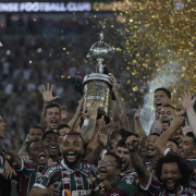Fluminense alza su primera Libertadores al vencer a Boca en la prórroga de la final
