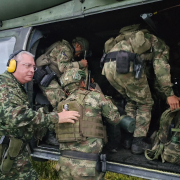 Liberan a 200 militares retenidos por campesinos en zona rural de Argelia (Cauca)