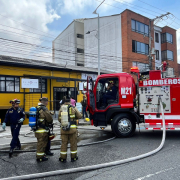 Tres afectados por incendio en hotel en Manizales: un cortocircuito sería la causa