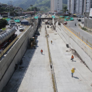 Abren paso por el deprimido vial de Los Cámbulos