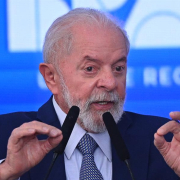 Lula le ofrece ayuda a Petro para combatir los incendios en Colombia