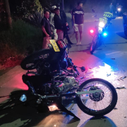Accidente de dos motos en Manzanares: un conductor huyó