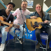 Jimmy Vásquez le canta Desprendido al despecho