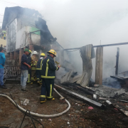 Incendio consumió una casa en Riosucio (Caldas): vecinos no encontraban agua para apagarlo