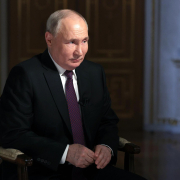 Putin asegura que Rusia desplegará tropas y armamento pesado en la frontera con Finlandia