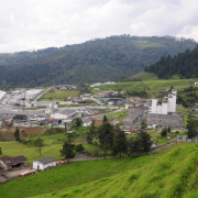 Rescatan a operario de grúa de construcción, atrapado a 12 metros de altura en Maltería