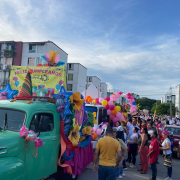 Una celebración hasta con el perro y el gato en el barrio Las Ferias de La Dorada (Caldas)