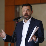 Bogotá tendrá racionamiento indefinido de agua a partir del jueves por sequía en embalses