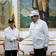 "La paz política en Venezuela puede ser también la paz armada en Colombia": Gustavo Petro