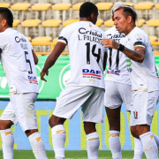 El Once Caldas aprovechó el papayazo y cerró con victoria ante La Equidad 1-2