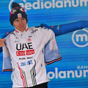 Pogacar se apunta la quinta victoria en el Giro y Dani Martínez lo sigue de lejos