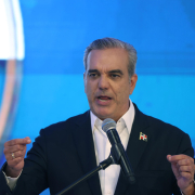Luis Abinader, reelegido presidente de República Dominicana en primera vuelta