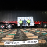 Incautan 271 kilos de cocaína en vías de Caldas: la droga estaba oculta en bultos de papa