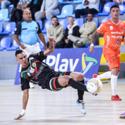 Real Caldas pasó del susto escénico al amor por la camiseta en la Liga de Microfútbol