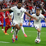 Bellingham marca la diferencia en el estreno de Inglaterra en la Eurocopa