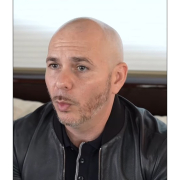 Pitbull actuará en el intermedio del Juego de Estrellas de la NBA Femenina en Phoenix
