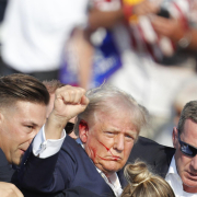 Evacúan a Donald Trump de mitin en Estados Unidos tras tiroteo: habría sido herido