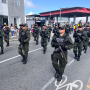 2 mil uniformados participan del desfile del 20 de Julio en Manizales