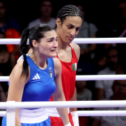 Nueva polémica en los Juegos Olímpicos: boxeadora se retiró a los 46 segundos de su pelea