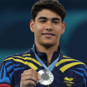Ángel Barajas le da a Colombia su primera medalla olímpica: plata en gimnasia artística