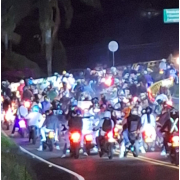 300 motos bloquearon el sábado la salida de Manizales: les habrían "dañado" pique ilegal