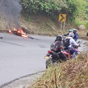 Video: Se incendió moto entre Manizales y Neira (Caldas)
