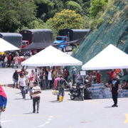 Sigue bloqueo en la vía Manizales - Medellín: mineros amplían horario de paso de vehículos