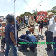 Motociclista chocó con buseta en Anserma (Caldas): herido y sin documentos