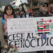 Cientos de estudiantes salen a protestar al grito de 'Palestina libre'
