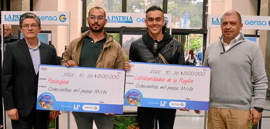 Ángeles Panesso y Jonathan Casallas, Unidad Digital de LA PATRIA; Claudia Tobón, jefe del área de Circulación de LA PATRIA; William Castro, profesional de comunicaciones Gensa, y Manuela Suárez, jefe de Recursos Humanos de LA PATRIA.