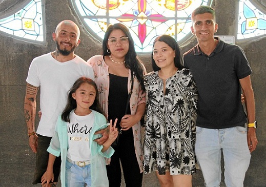 Fotos | Argemiro Idárraga | LA PATRIA Sebastián Salazar, Johanna Duque, Lisbeth Beltrán, Cristian Cardona y Luciana Cardona, visitantes de Medellín. Fotos | Argemiro Idárraga | LA PATRIA Sebastián Salazar, Johanna Duque, Lisbeth Beltrán, Cristian Cardona y Luciana Cardona, visitantes de Medellín.