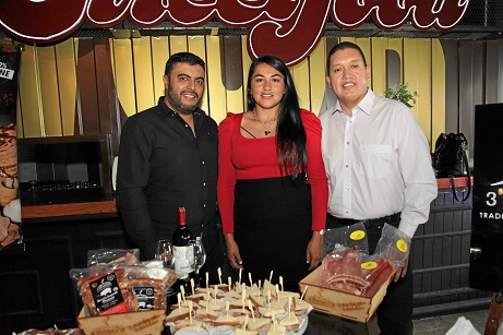Juan Felipe Serna, Katerine Correa y Josué Pavón Betancur. Juan Felipe Serna, Katerine Correa y Josué Pavón Betancur.
