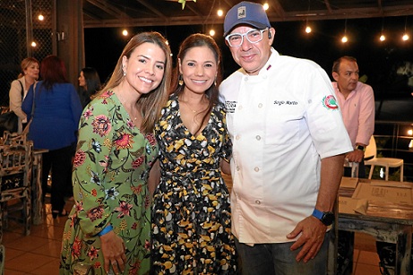 Paola Salazar Guevara, gerente de comunicaciones de Promigás; Gloria Matilde Hernández Clavijo, jefe de Comunicaciones Efigás; y Sergio Martin. Paola Salazar Guevara, gerente de comunicaciones de Promigás; Gloria Matilde Hernández Clavijo, jefe de Comunicaciones Efigás; y Sergio Martin.