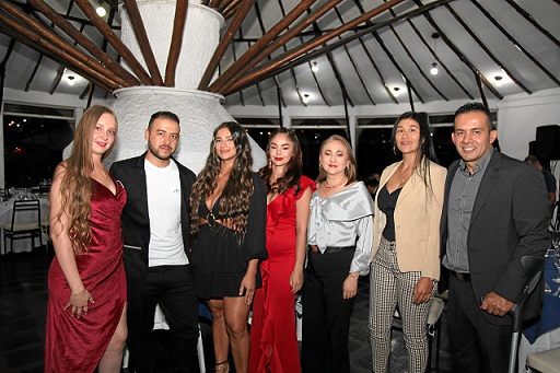 Manuela Cadavid Peña, Jhon Jairo Morales Pineda, Luisa Martinez Hernández, Wendy Torres Cardona, Piedad Bahamon Gómez, Alexandra Morales y Julián Jurado. Manuela Cadavid Peña, Jhon Jairo Morales Pineda, Luisa Martinez Hernández, Wendy Torres Cardona, Piedad Bahamon Gómez, Alexandra Morales y Julián Jurado.