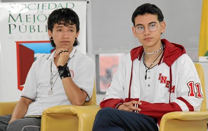 Luis Miguel Lara Arroyave, contralor del Inem, y Jhon Édison Mejía Gómez, presidente concejo Inem.