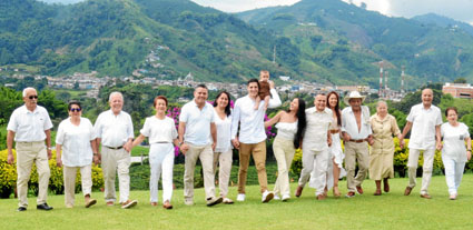Fotos | Freddy Arango | LA PATRIA Orlando Posada Cuervo, Luz Mery Loaiza, José Guarín Arango, Celmira Gil Aguirre, Carlos Eduardo Guarín, Miriam Janeth Posada Loaiza, Santiago Guarín Posada, Samuel Guarín Giraldo, Angélica María Giraldo Ortiz, Mauricio Giraldo Quiceno, María Janeth Ortiz Cano, José Silvio Ortiz Vélez, Flor Elisa Cano, José Conrado Giraldo y Francisca Edila Quiceno. Fotos | Freddy Arango | LA PATRIA Orlando Posada Cuervo, Luz Mery Loaiza, José Guarín Arango, Celmira Gil Aguirre, Carlos Eduardo Guarín, Miriam Janeth Posada Loaiza, Santiago Guarín Posada, Samuel Guarín Giraldo, Angélica María Giraldo Ortiz, Mauricio Giraldo Quiceno, María Janeth Ortiz Cano, José Silvio Ortiz Vélez, Flor Elisa Cano, José Conrado Giraldo y Francisca Edila Quiceno.