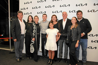 Familia Mejía Franco: Jorge Iván Mejía, Laura Mejía, Lina Jaramillo, Rafael Mejía, Antonia Trujillo, Clemencia Mejía Franco, Gerente de Kia; Diego Trujillo, Daniela Marulanda y Martín Trujillo. Familia Mejía Franco: Jorge Iván Mejía, Laura Mejía, Lina Jaramillo, Rafael Mejía, Antonia Trujillo, Clemencia Mejía Franco, Gerente de Kia; Diego Trujillo, Daniela Marulanda y Martín Trujillo.