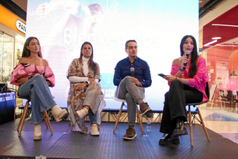 Laura Sofía Suarez, atleta; Juanita Agudelo, gerente de mercadeo y ventas para negocios industriales de Epson Colombia; Luis Gonzalo Palacio, representante de Corre con el alma 15k; y Alejandra Martínez. Laura Sofía Suarez, atleta; Juanita Agudelo, gerente de mercadeo y ventas para negocios industriales de Epson Colombia; Luis Gonzalo Palacio, representante de Corre con el alma 15k; y Alejandra Martínez.