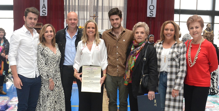 Sergio Hoyos, Natalia Arango, Fabio Rendón, Adriana Arango, Simón Hoyos, Ana Lucía Gómez de Arango, Paula Marín y Gloria Giraldo de Gómez, Sergio Hoyos, Natalia Arango, Fabio Rendón, Adriana Arango, Simón Hoyos, Ana Lucía Gómez de Arango, Paula Marín y Gloria Giraldo de Gómez,