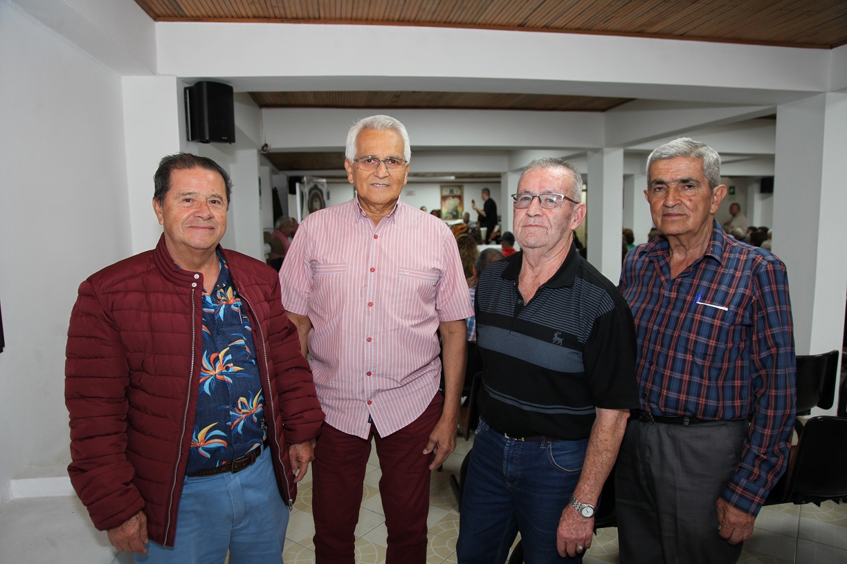 Luis Eduardo Muñoz, Cristobal Miño Paz, Gregorio Granada Rivera y Fernando Marín Mejía. Luis Eduardo Muñoz, Cristobal Miño Paz, Gregorio Granada Rivera y Fernando Marín Mejía.