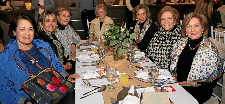 Giomar Hoyos de Gómez, Ana María Durán Tirado, Martha Gaviria de Salazar, Isabel Salazar Bernal, Leila González, Lina Mejía de Arango y Rosario Gutiérrez Jaramillo. Giomar Hoyos de Gómez, Ana María Durán Tirado, Martha Gaviria de Salazar, Isabel Salazar Bernal, Leila González, Lina Mejía de Arango y Rosario Gutiérrez Jaramillo.