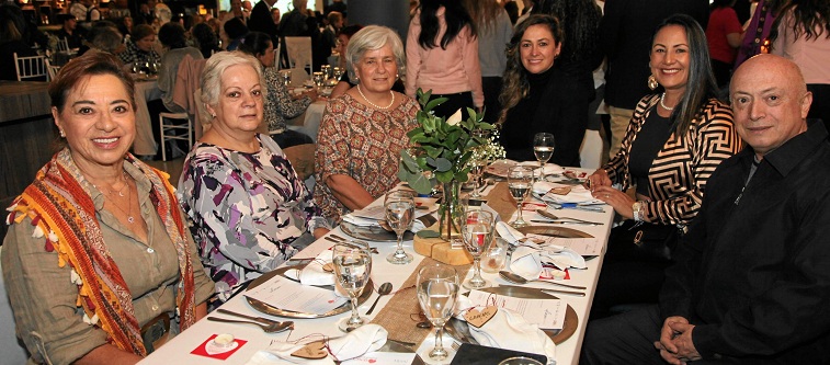 Amparo Murcia, María Helena Jaramillo, Carmenza Jaramillo, Dulfari Naranjo, Nataly Buitrago y Bernardo Moreno. Amparo Murcia, María Helena Jaramillo, Carmenza Jaramillo, Dulfari Naranjo, Nataly Buitrago y Bernardo Moreno.