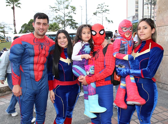 Gustavo García, Lorena Gil, Luciana Gil, Alexánder Gil, Maximiliano García y Leidy López. Gustavo García, Lorena Gil, Luciana Gil, Alexánder Gil, Maximiliano García y Leidy López.