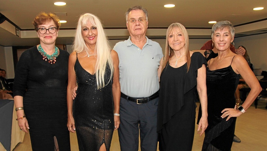 Nelson Gómez y Alicia Granada en compañía de los extranjeros Pablo Habeajan (Orlando, Florida), Carmen Brunner (Colorado, Florida) y Marina Saksoneva (Nueva York). Nelson Gómez y Alicia Granada en compañía de los extranjeros Pablo Habeajan (Orlando, Florida), Carmen Brunner (Colorado, Florida) y Marina Saksoneva (Nueva York).