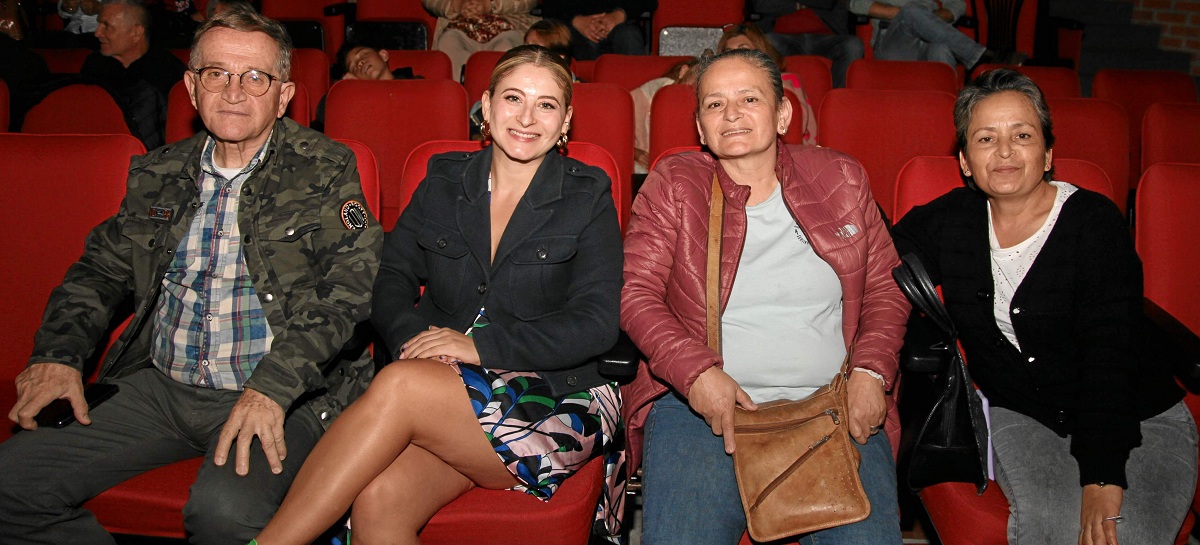 Francisco Restrepo, Ángela Henao, Martha Aleyda Henao y Cecilia Henao. Francisco Restrepo, Ángela Henao, Martha Aleyda Henao y Cecilia Henao.