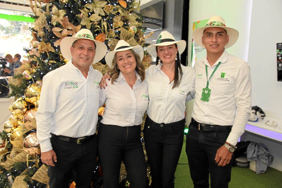 Carlos Cárdenas, Claudia Osorio, Natalia Gallo y Bryan Toro. Carlos Cárdenas, Claudia Osorio, Natalia Gallo y Bryan Toro.