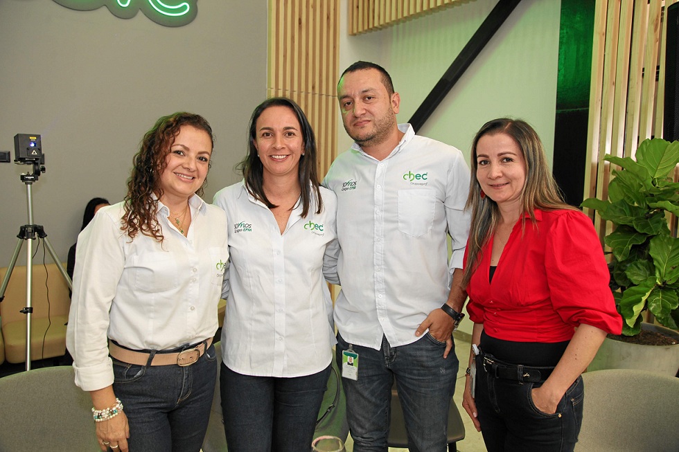 Mónica Marín, Manuela Jaramillo, Héctor Jaime Corrales y Claudia Ximena Morales. Mónica Marín, Manuela Jaramillo, Héctor Jaime Corrales y Claudia Ximena Morales.